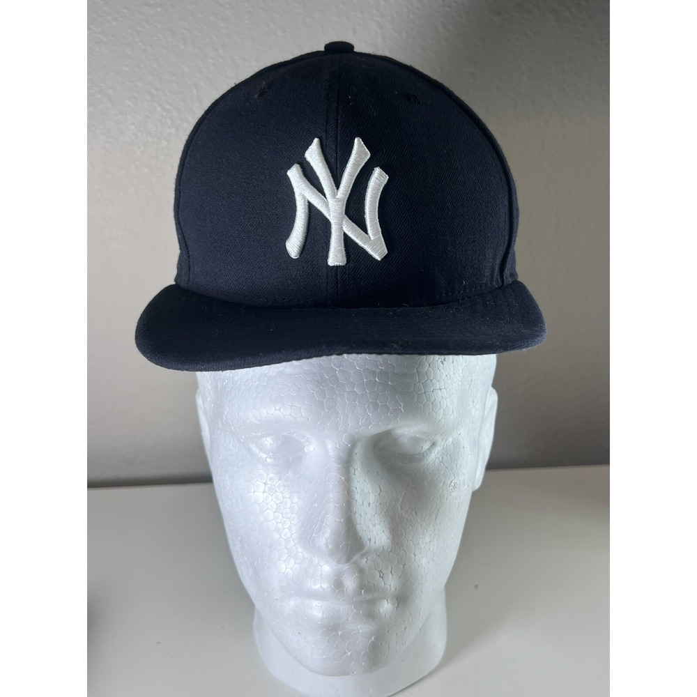 New York NY Yankees New Era 59Fifty Official On- Field Cap Size 7 3/8 Black